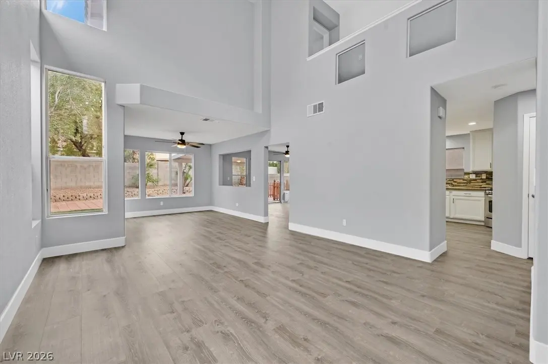Photo of Listing #2757374