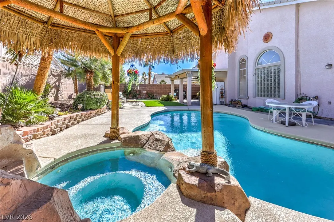 Photo of Listing #2757008