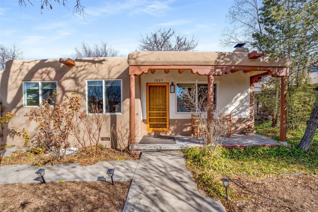 1957 Hano Road, Santa Fe