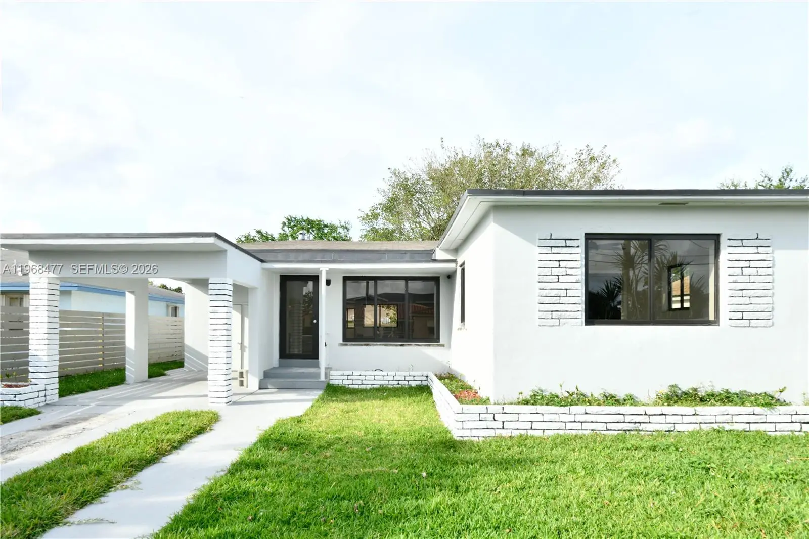 Photo of Listing #A11968477