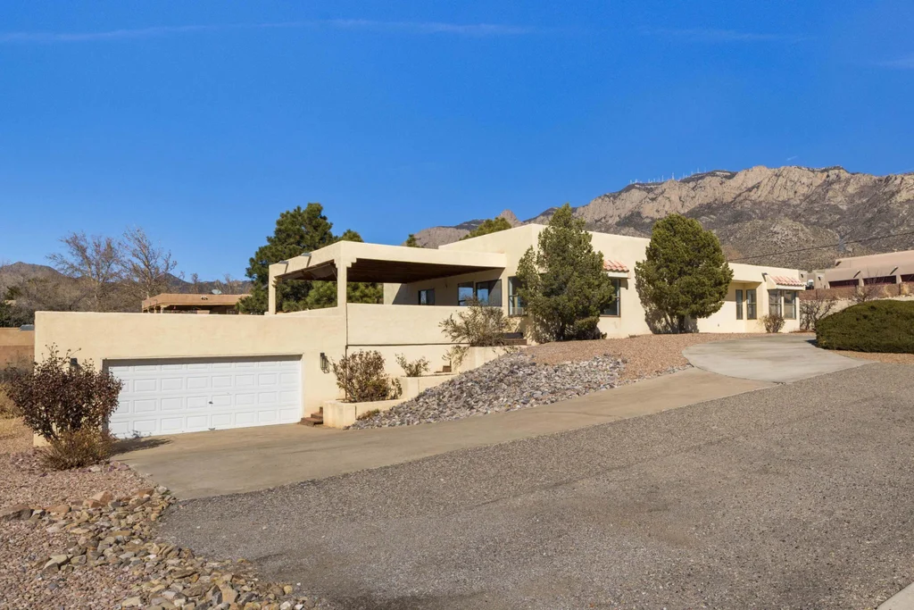 12505 Wilshire Avenue Ne, Albuquerque