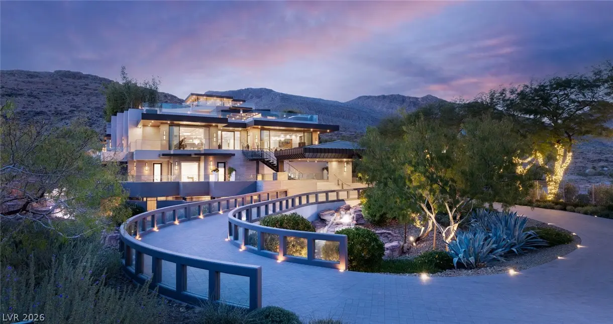 Photo of Listing #2755752