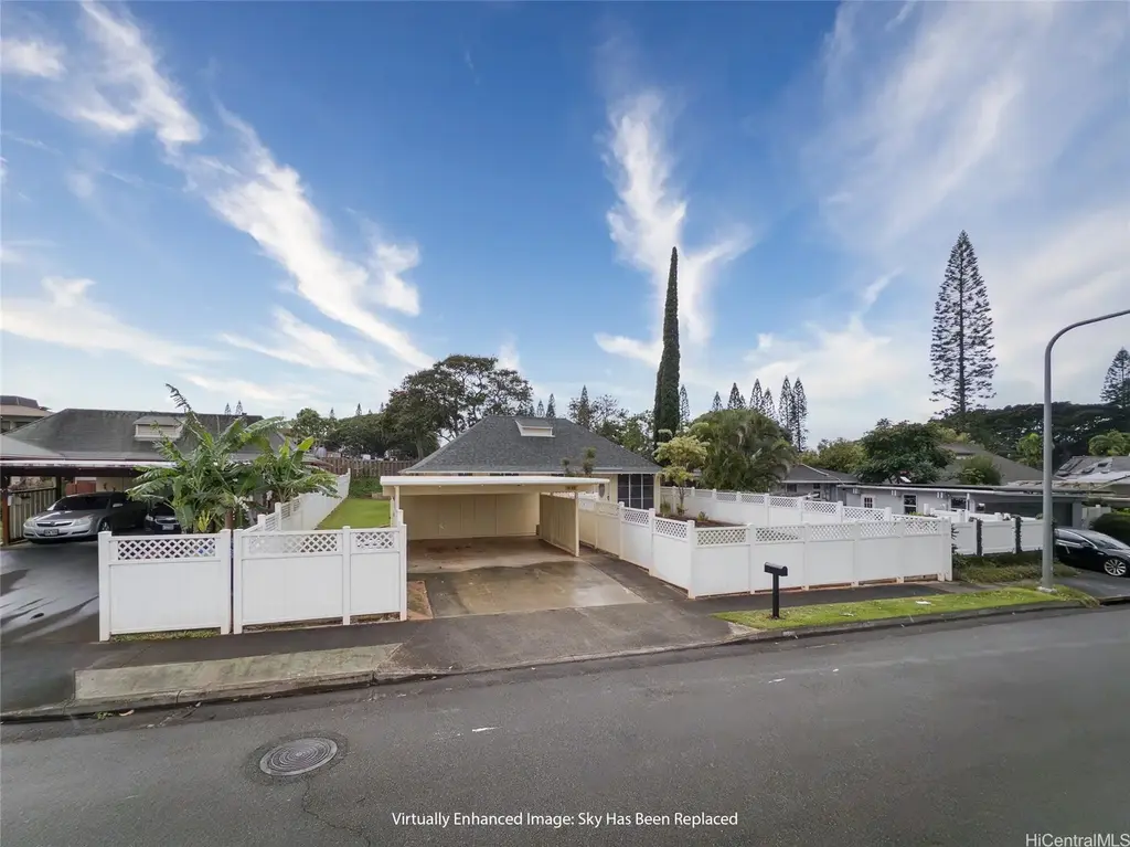 95-576 Naholoholo Street, Mililani