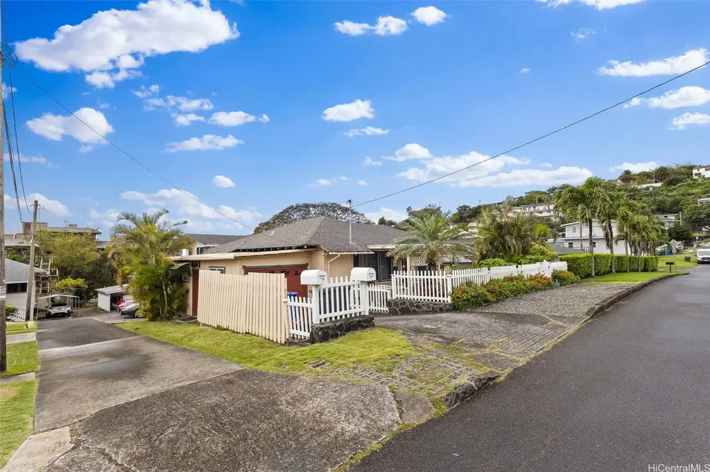 709 Twin View Drive, Honolulu