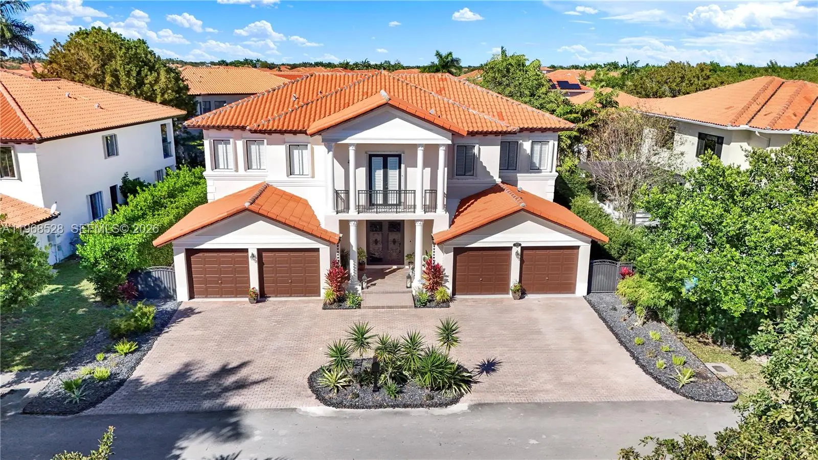 Photo of Listing #A11968528