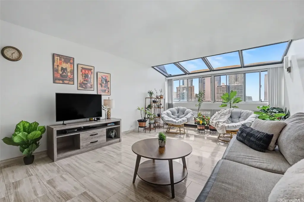 (unit #904) 500 University Avenue, Honolulu
