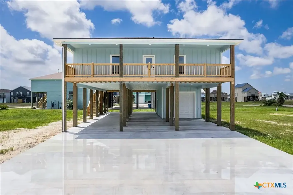 74 Whooping Crane Street, Port O'Connor