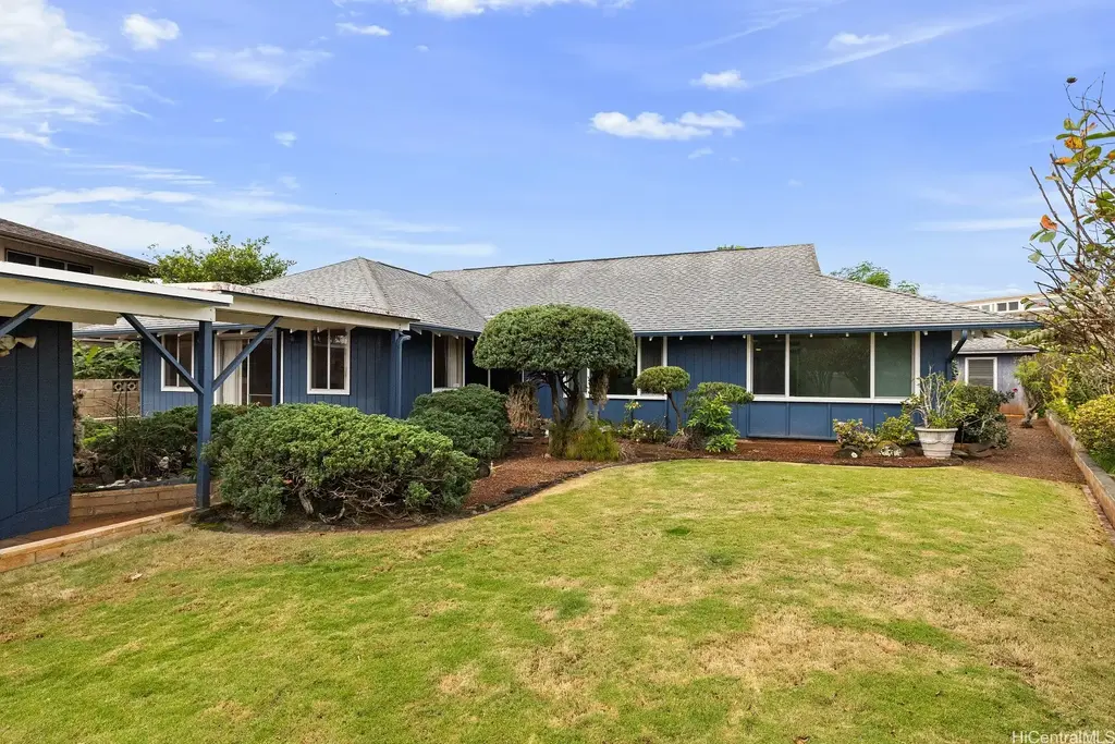 95-644 Naholoholo Street, Mililani