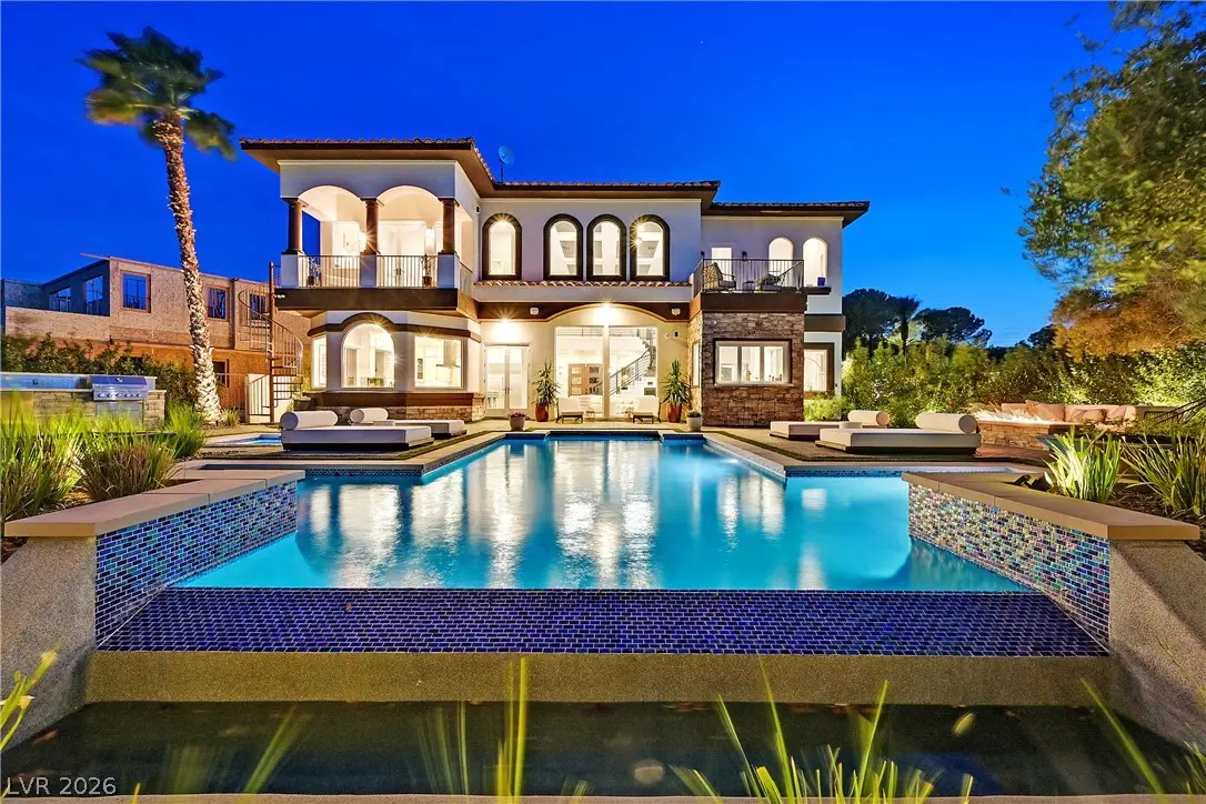 Photo of Listing #2758040