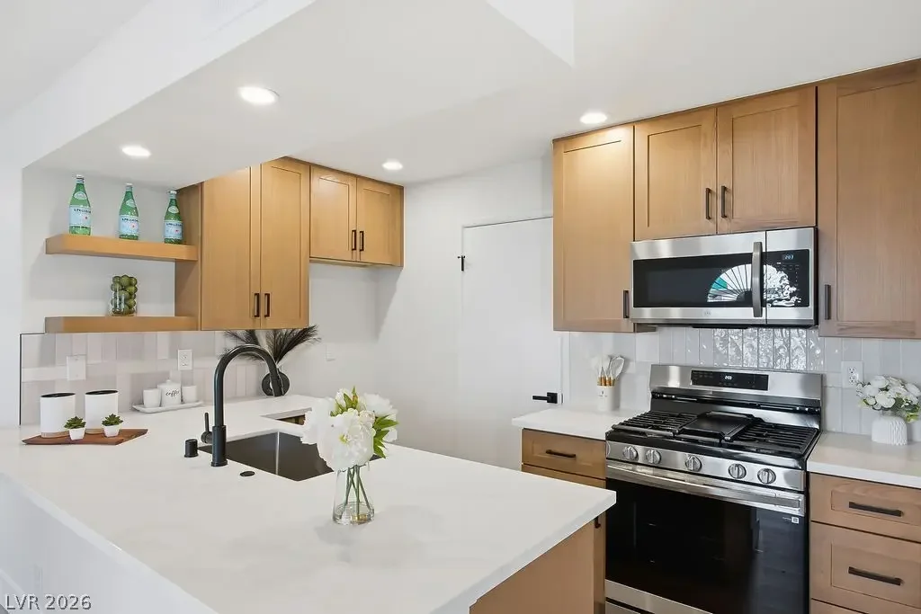 Photo of Listing #2758012