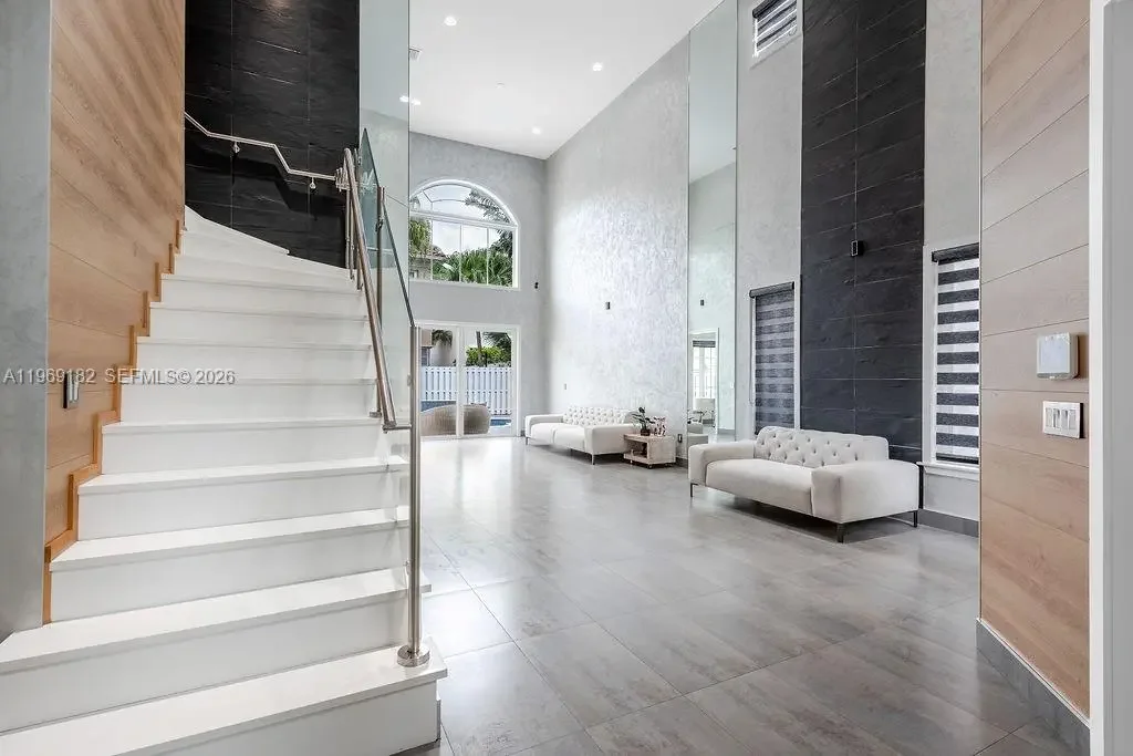 Photo of Listing #A11969182