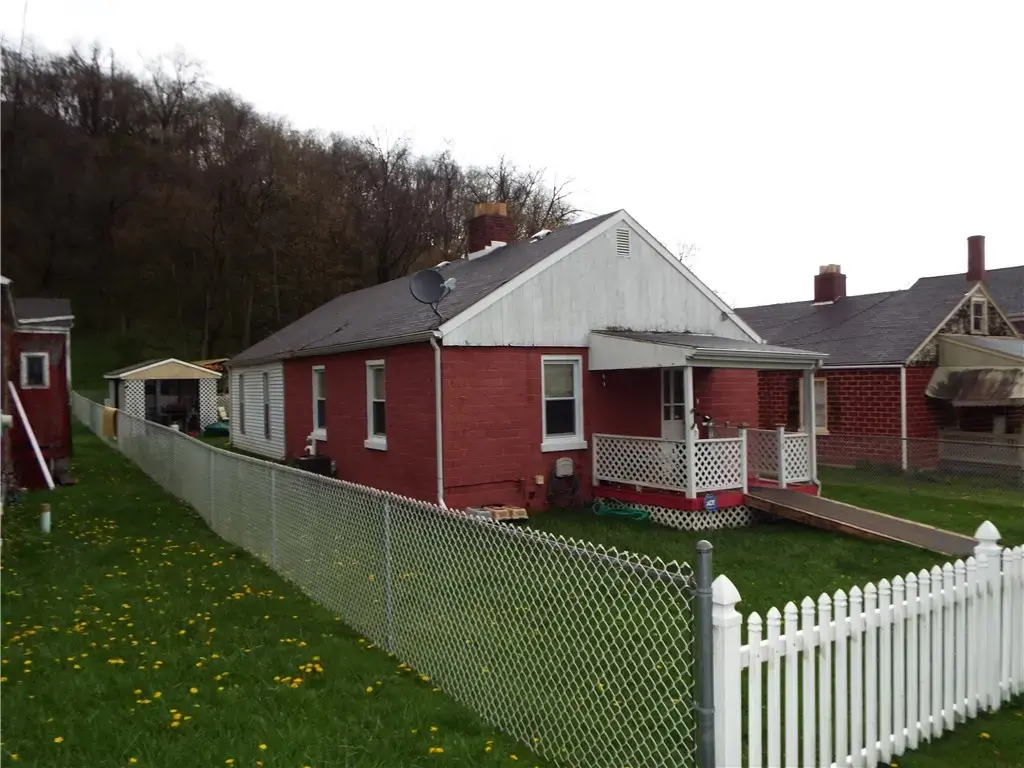 18 Penn Avenue , East Bethlehem