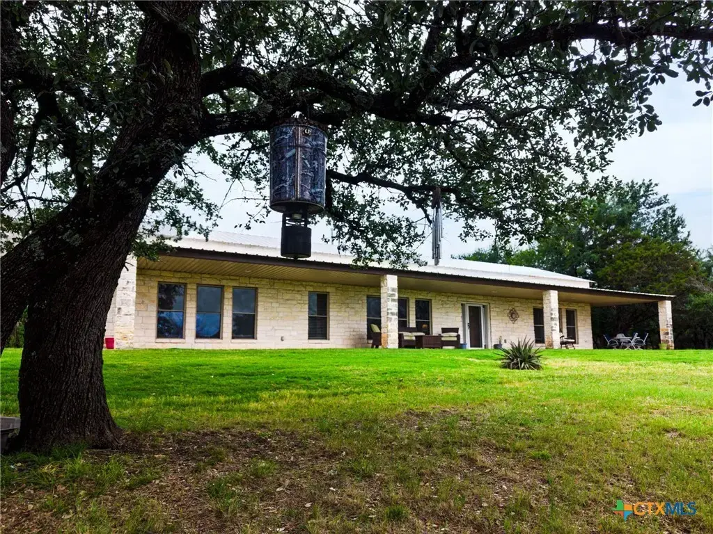 8089 E Fm 580, Kempner