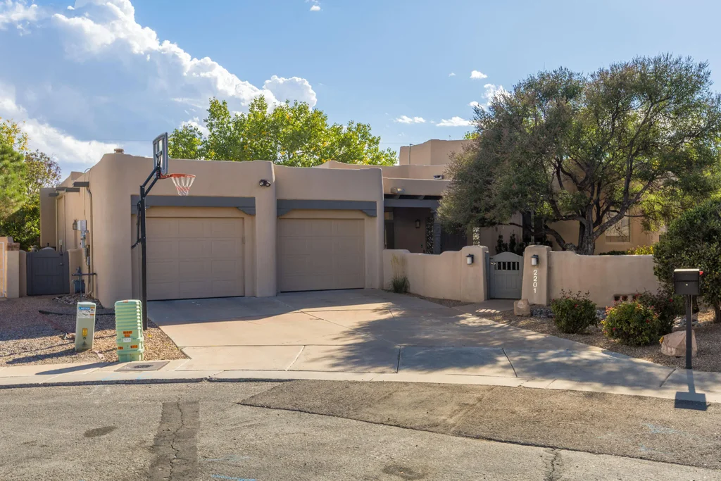 2201 Rozinante Court Nw, Albuquerque