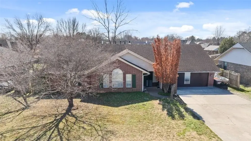 2415 Cardinal Drive, Springdale