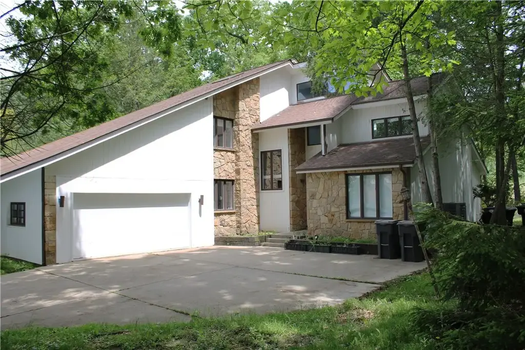 219 La Grande Drive , Cranberry