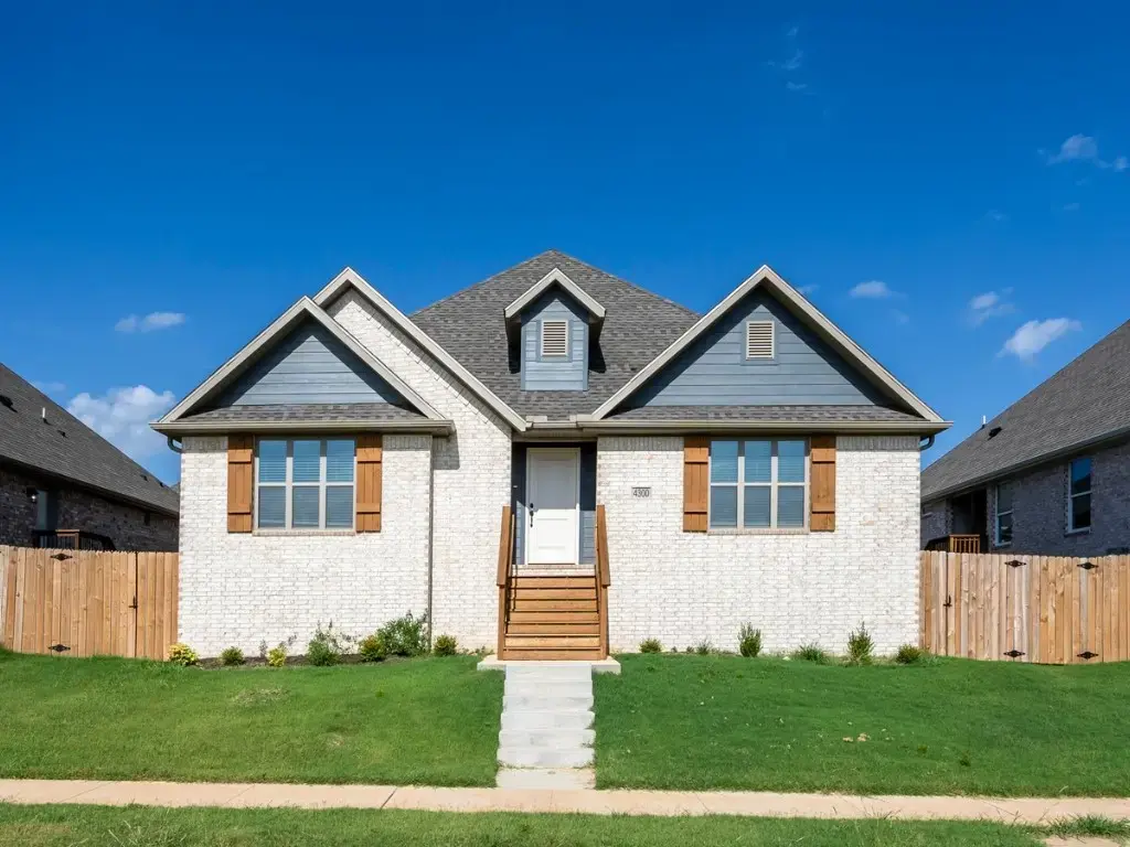 4300 Sw Adams Road, Bentonville