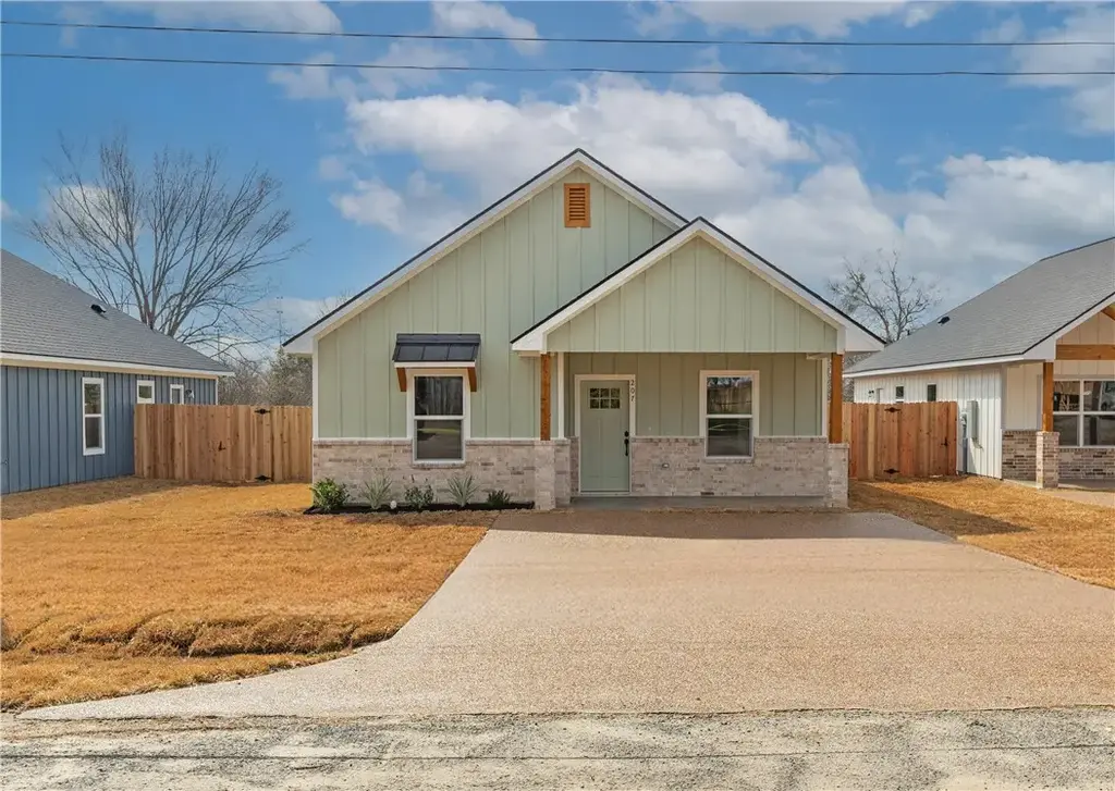 207 Lock Lane, Bryan