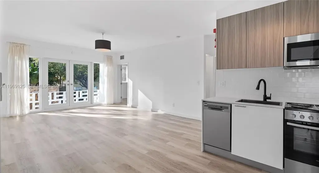 1561 Jefferson Avenue, Miami Beach