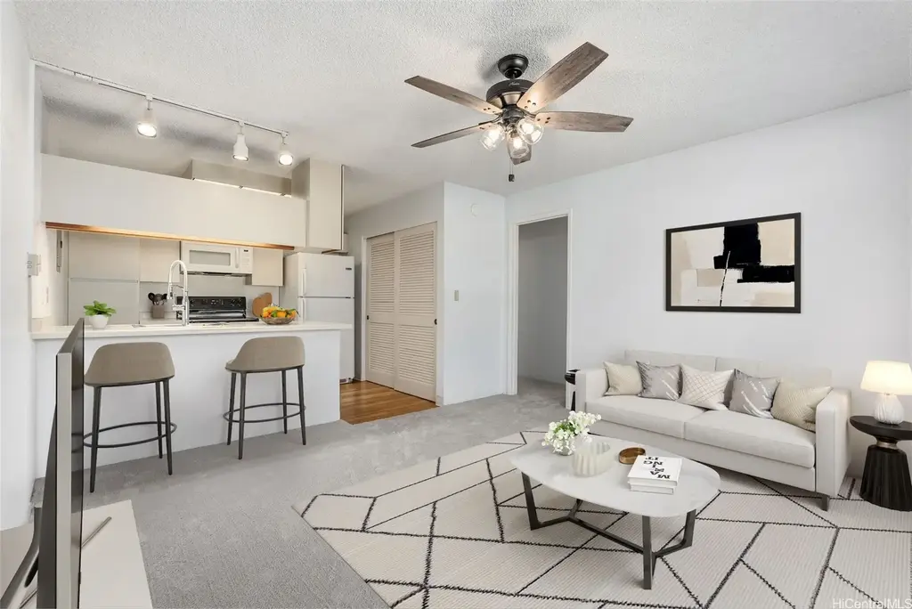 94-1004 Kaukahi Place # K11, Waipahu