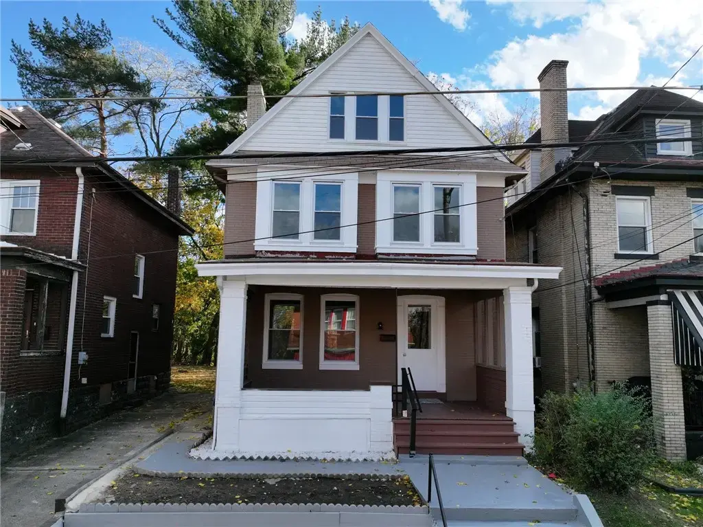 101 Mcintyre, Perry Hilltop