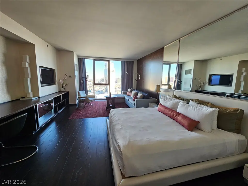 4381 W Flamingo Road 2208, Las Vegas