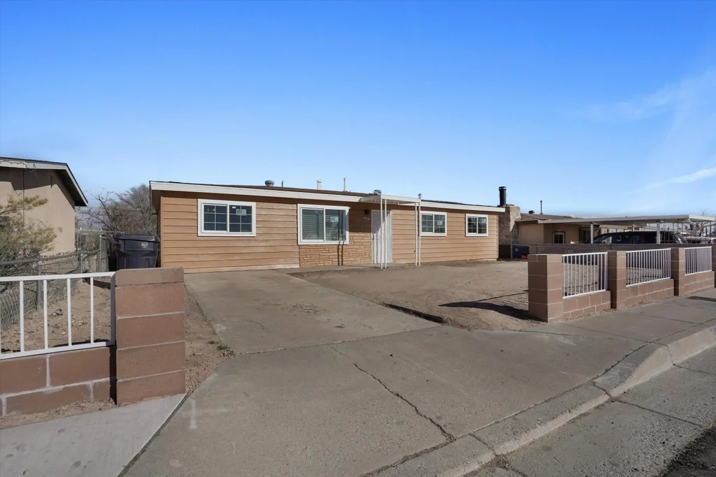 424 Airport Drive Sw, Albuquerque
