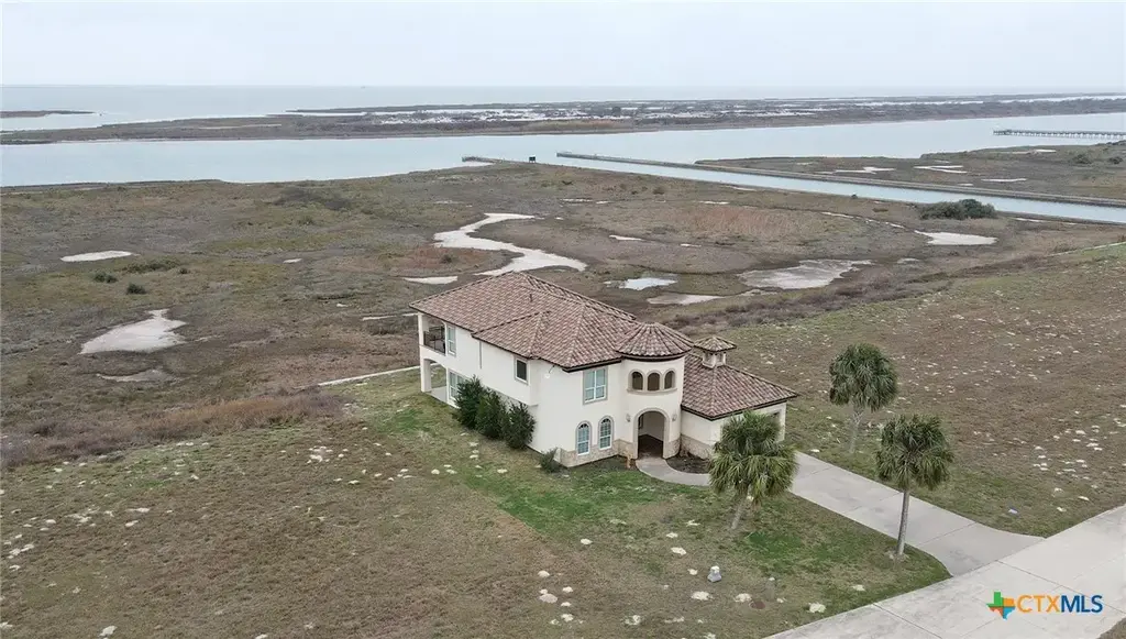 591 E Burgundy Bay, Port O'Connor