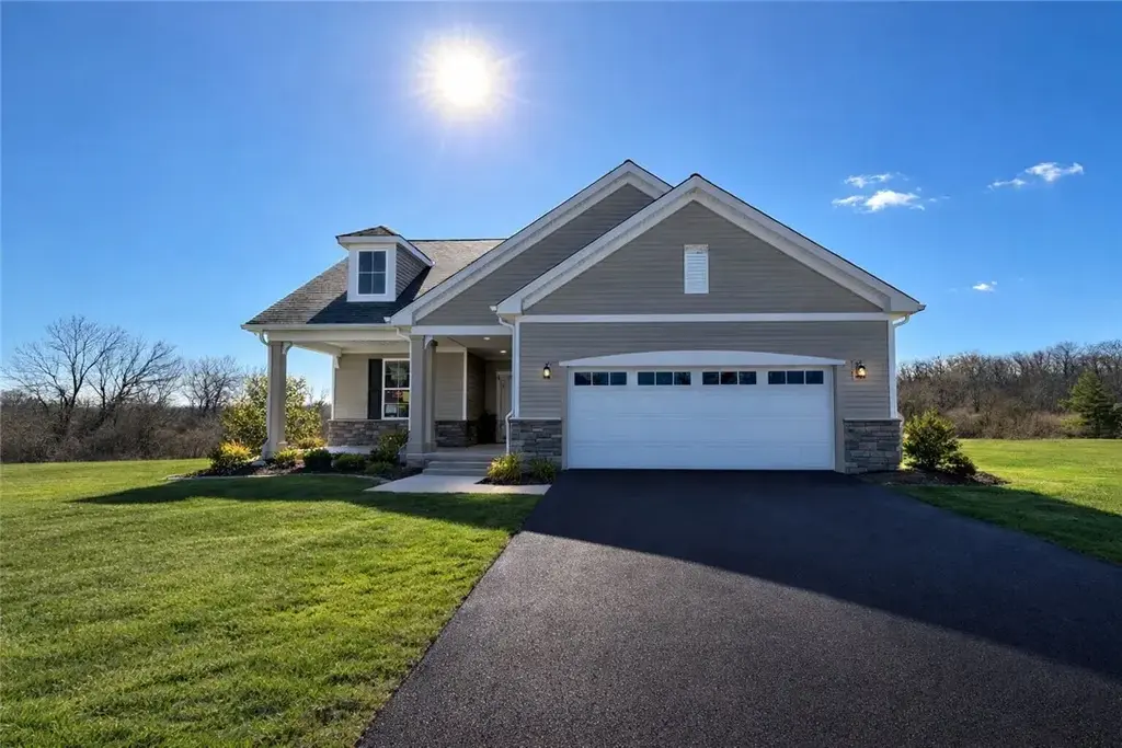 695 Ridge Avenue, Canonsburg