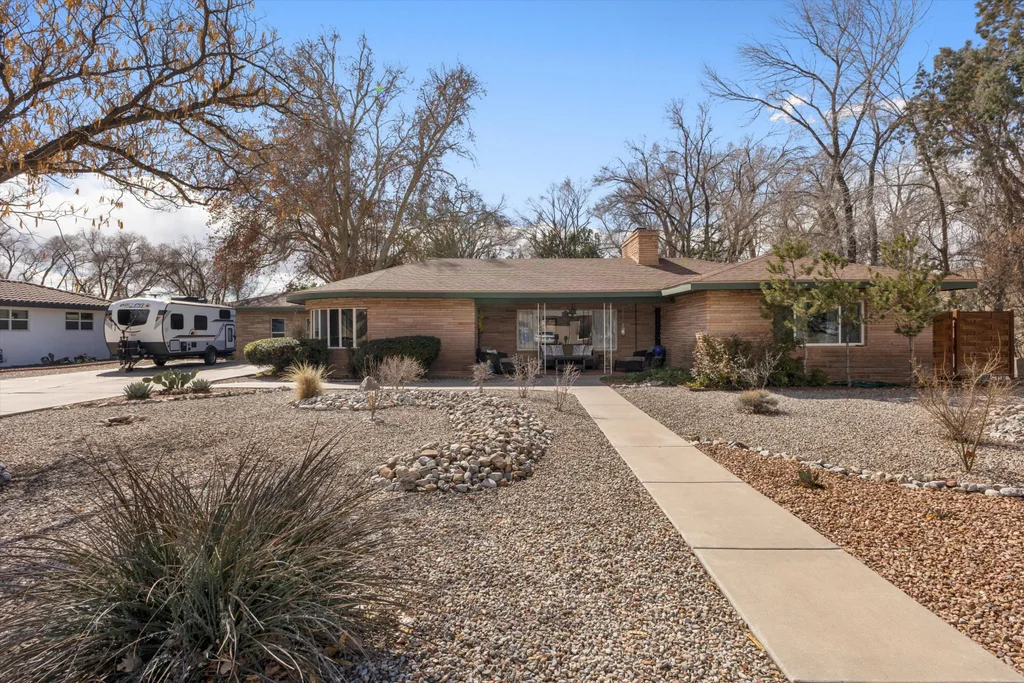 810 Solar Road Nw, Albuquerque