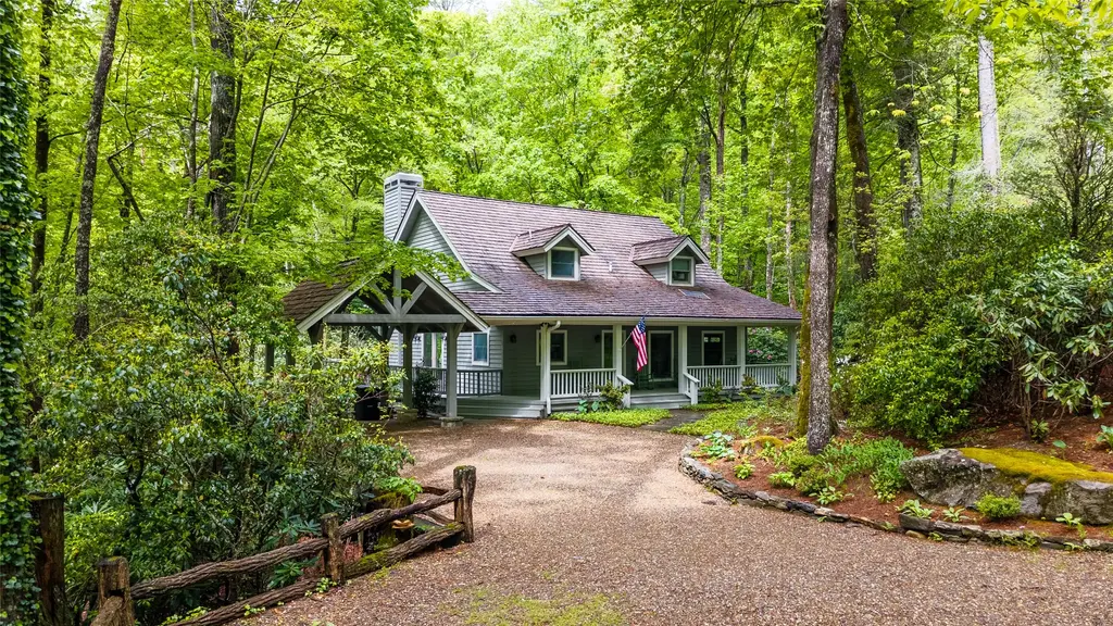 137 Rushing Brook Lane, Glenville