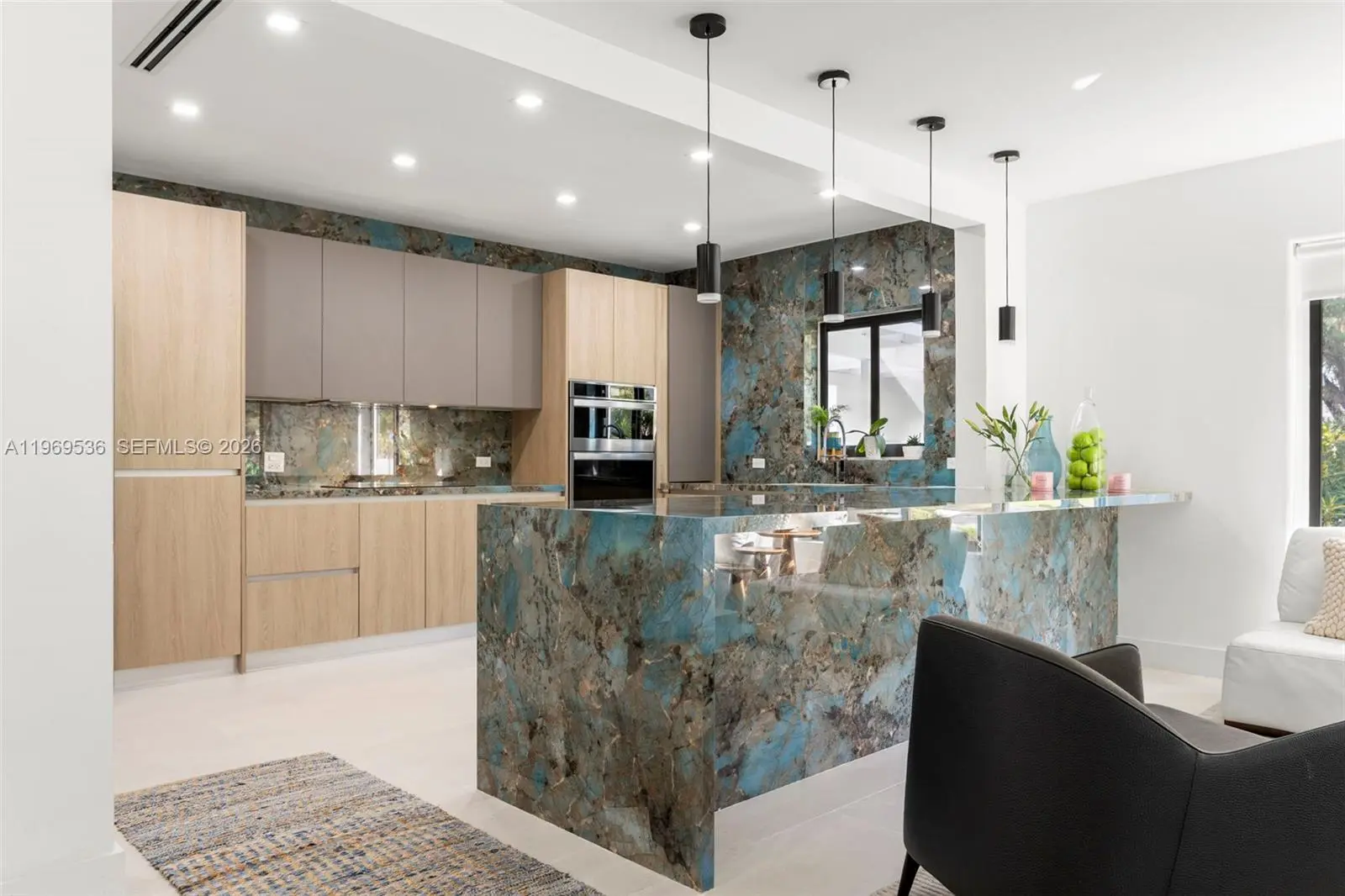 Photo of Listing #A11969536