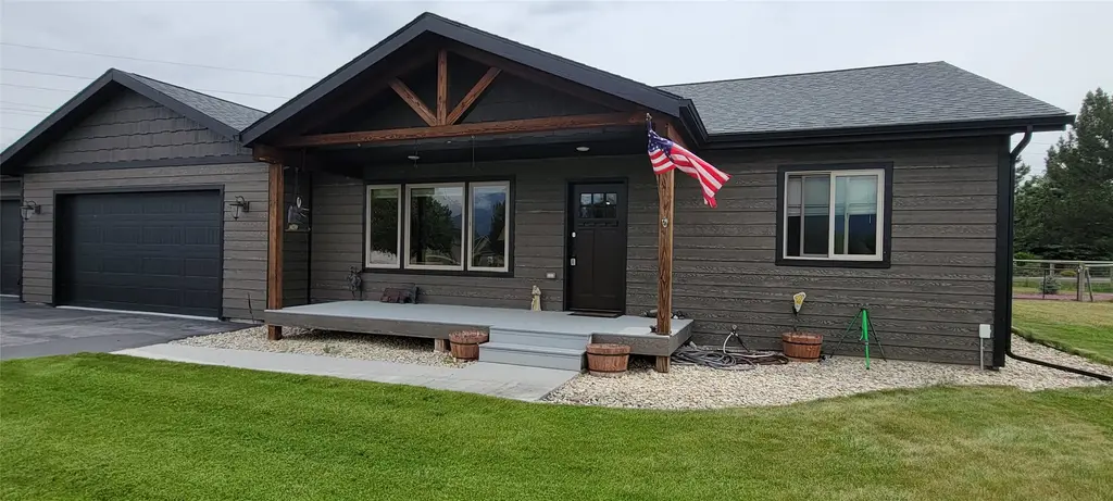 393 Aspen Wood Drive, Stevensville