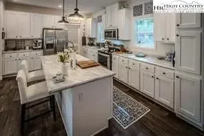 211 & 213 Wild Daisy Lane, Banner Elk