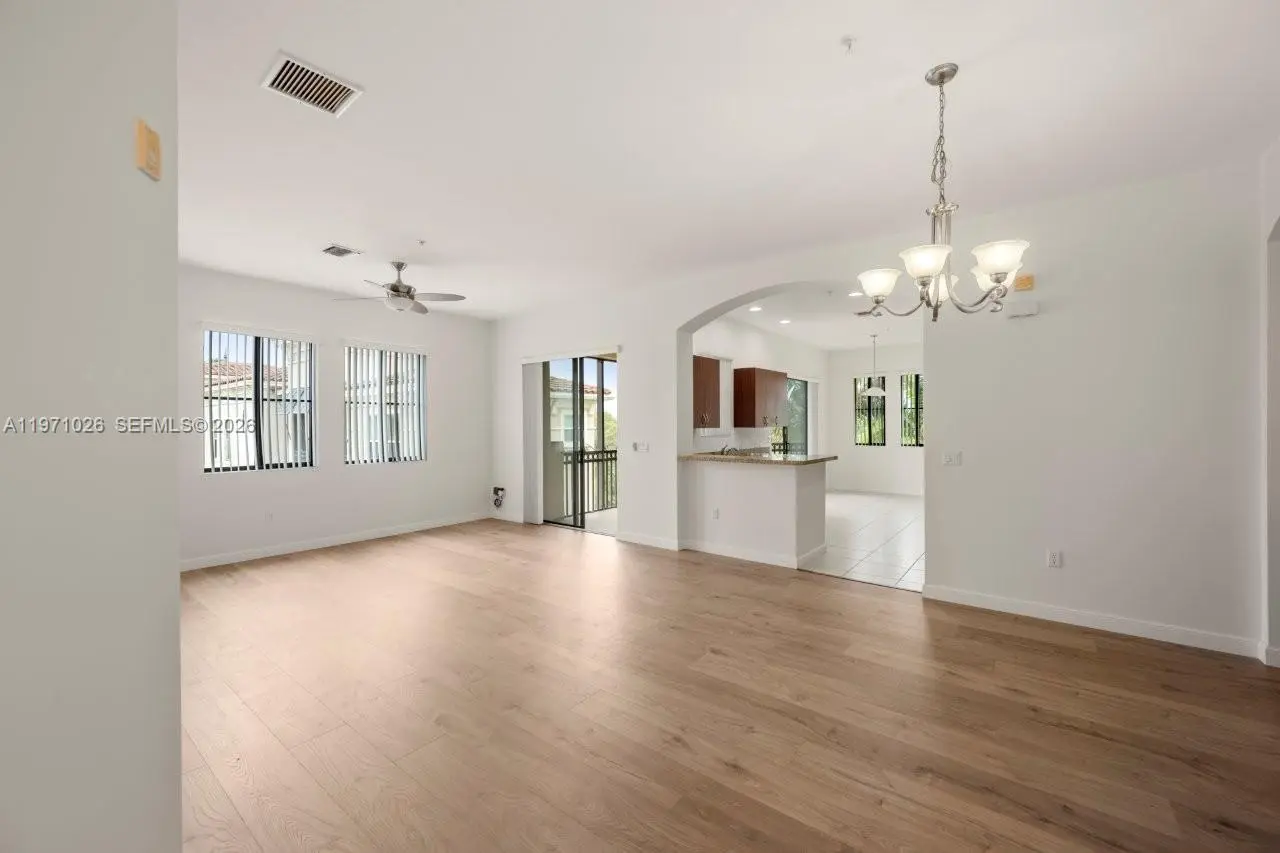 Photo of Listing #A11971026