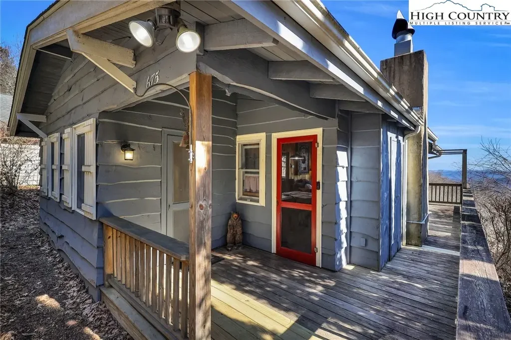 675 Old Johns River Road, Blowing Rock