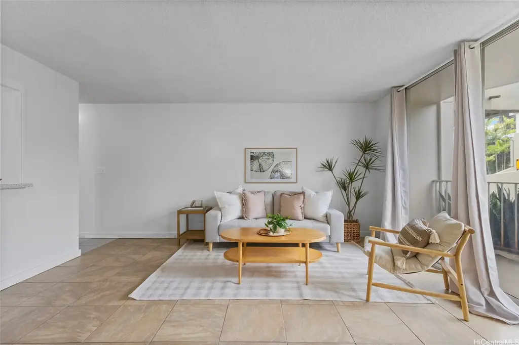 98-1038 Moanalua Road # Apt 7/101, Aiea