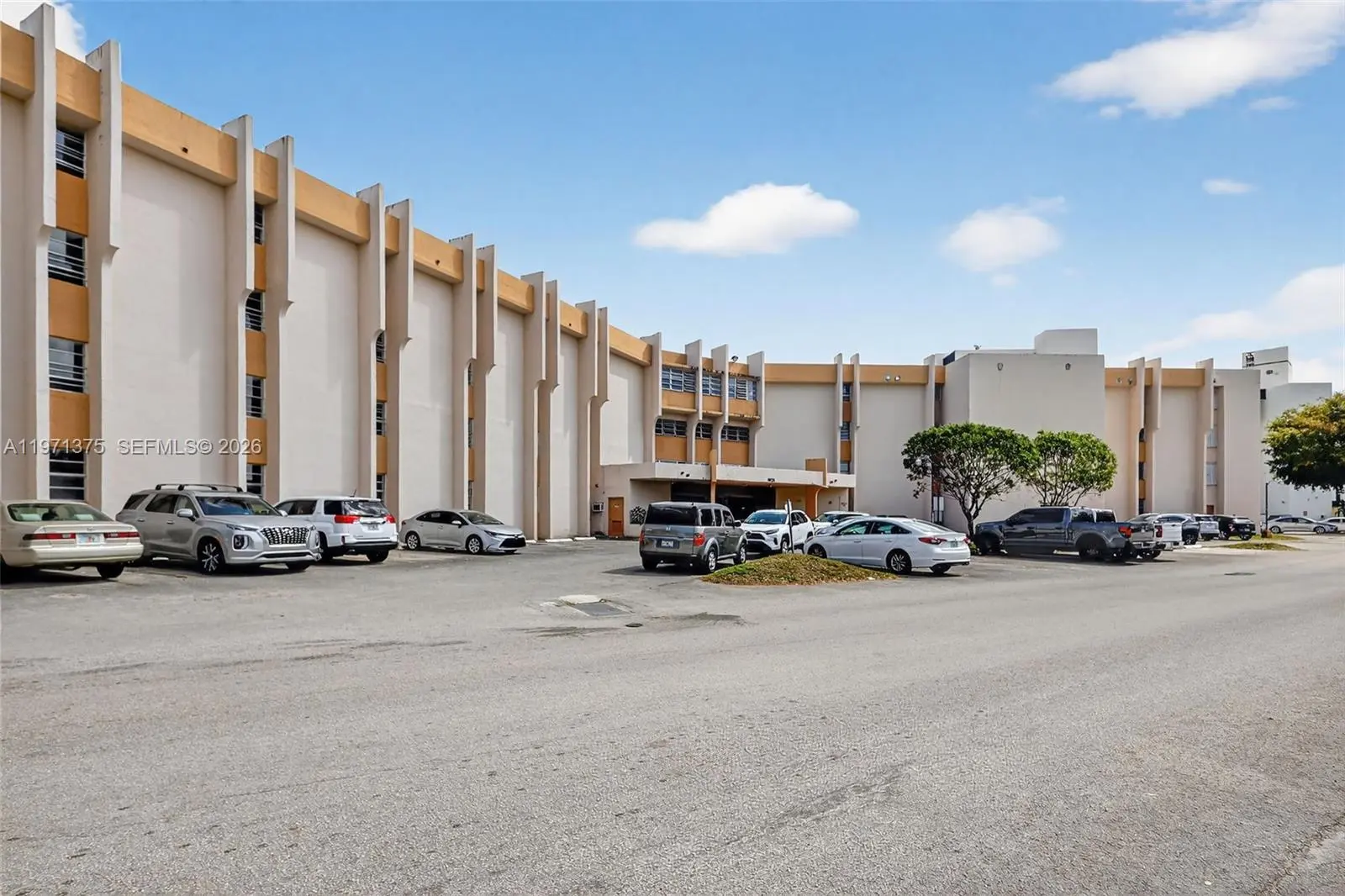 Photo of Listing #A11971375