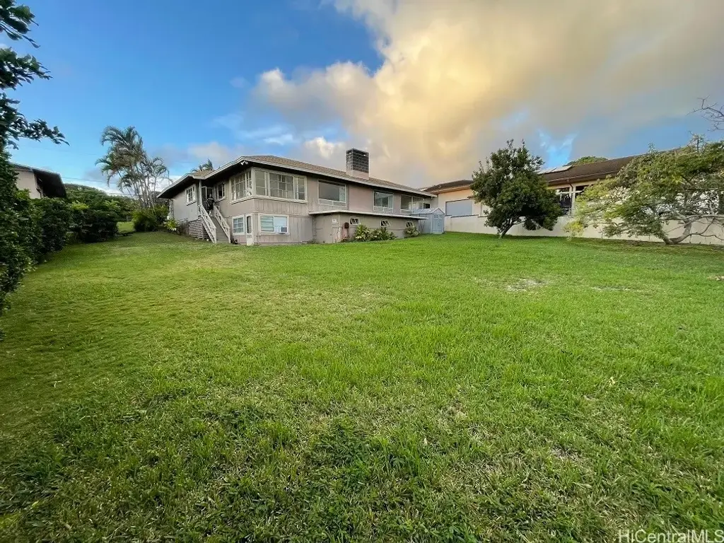 99-1215 Aiea Heights Drive, Aiea