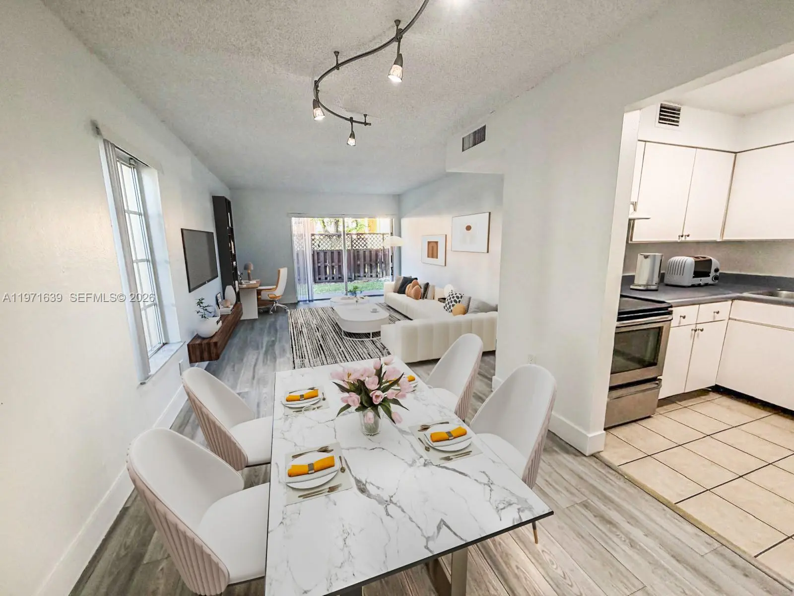 Photo of Listing #A11971639