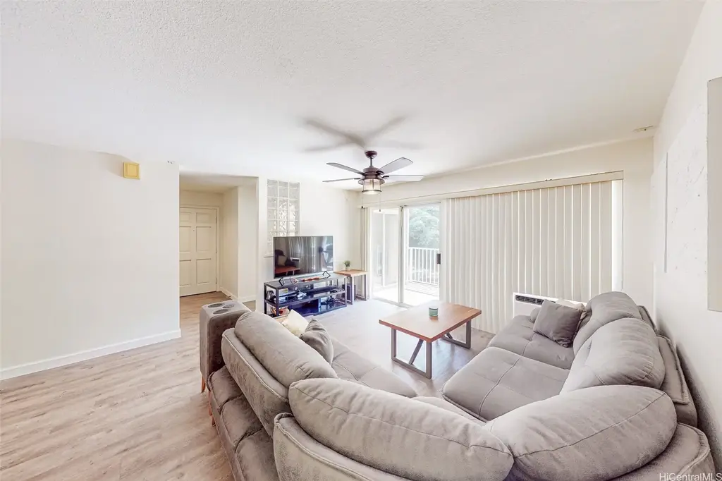 95-270 Waikalani Drive # L104, Mililani