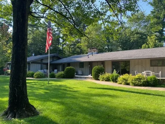 216 Spring Lake Rd, Rhinelander