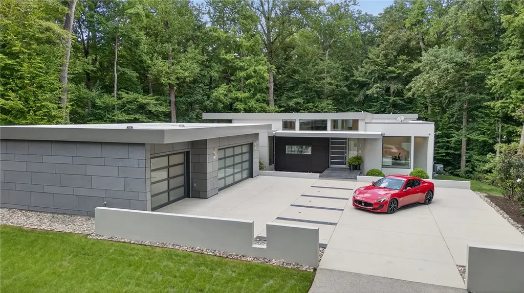 132 Jeffersons Hundred