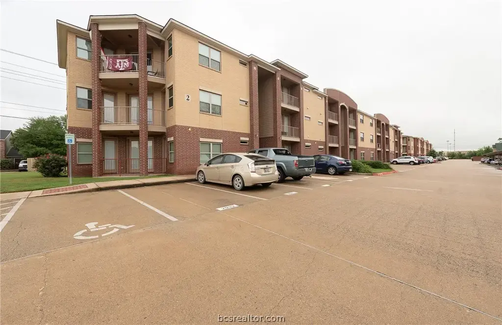 1915 Dartmouth Street 2021, College Station