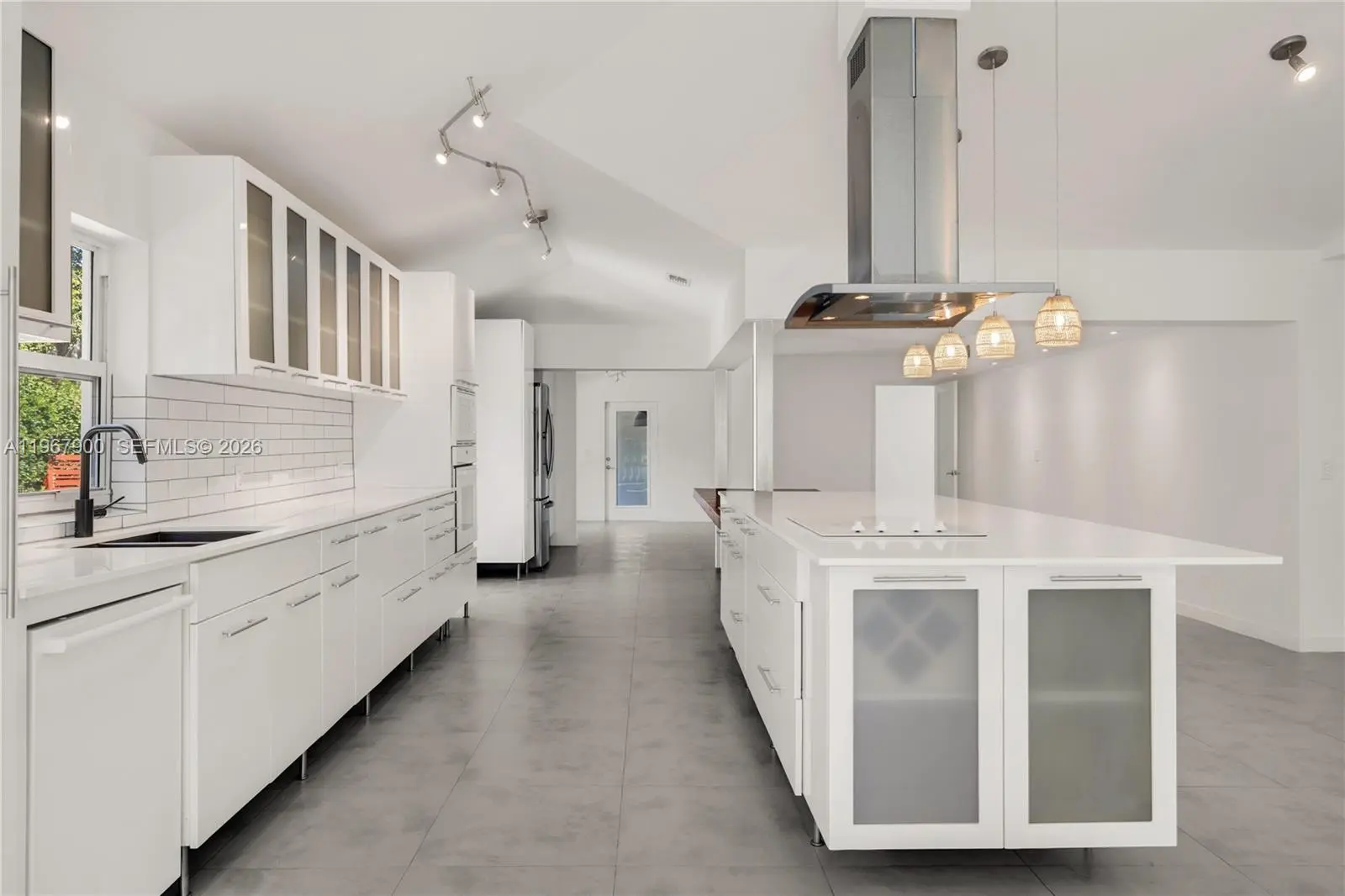 Photo of Listing #A11967900