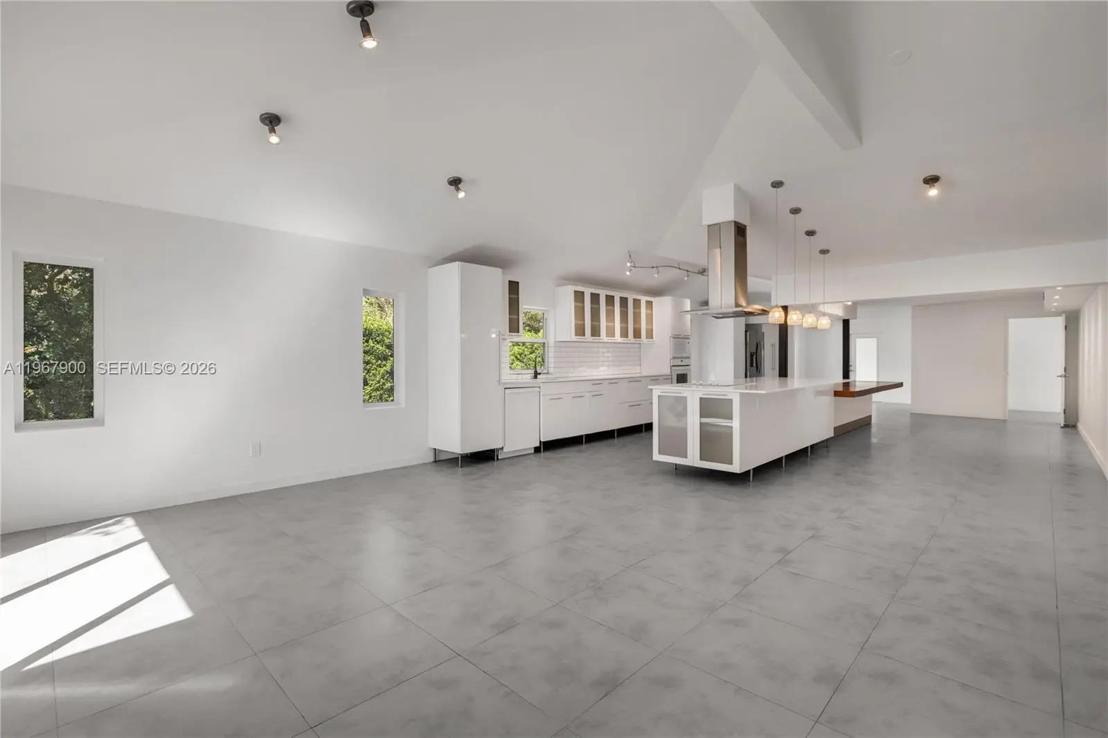 Photo of Listing #A11967900