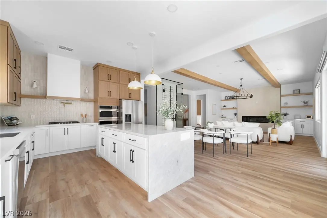 Photo of Listing #2755368