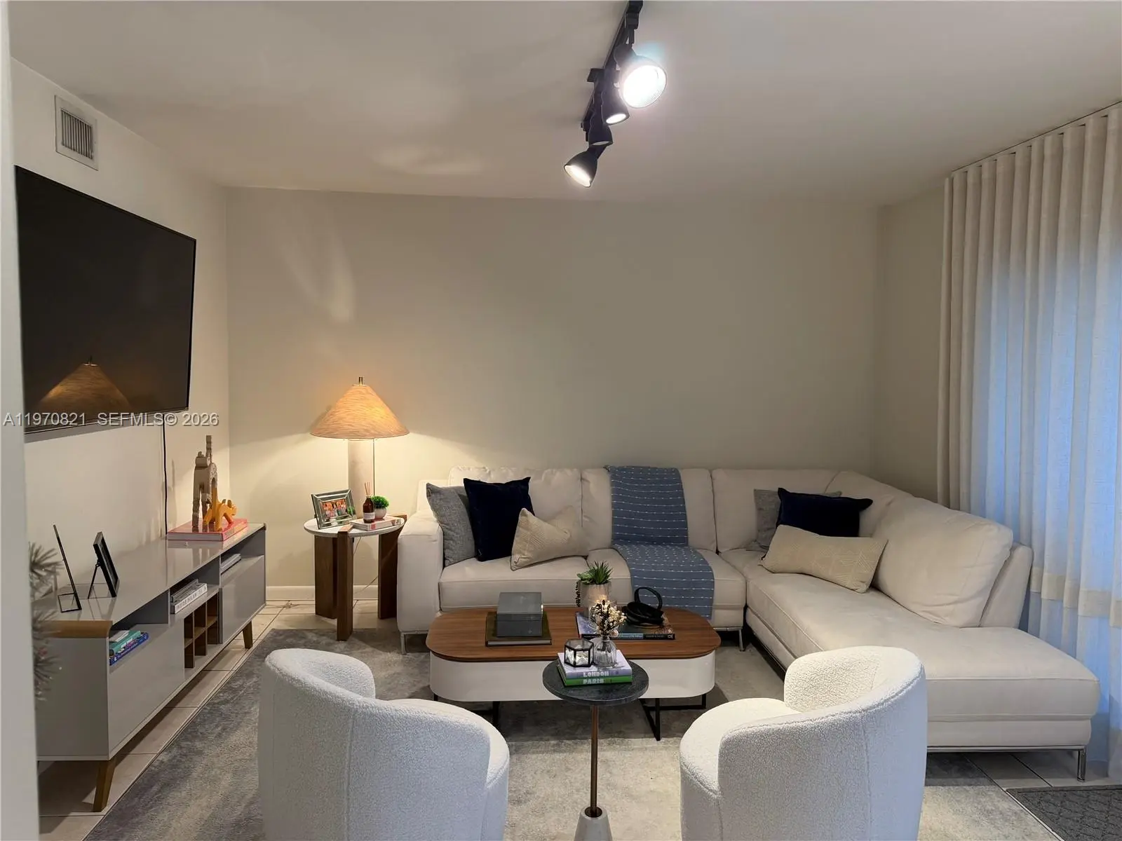 Photo of Listing #A11970821