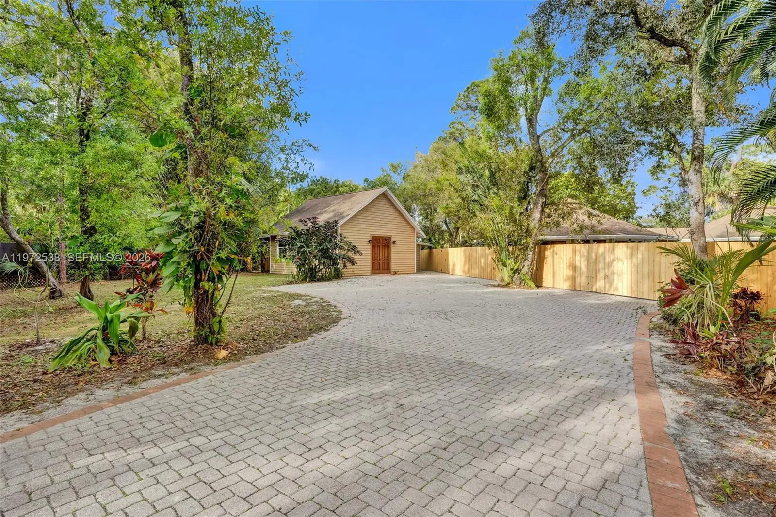 Photo of Listing #A11972538