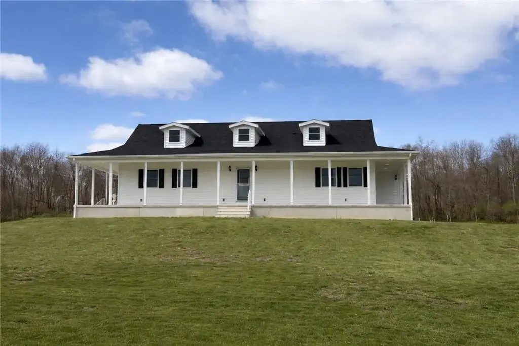 360 Conneaut Lake Road , Sugar Grove